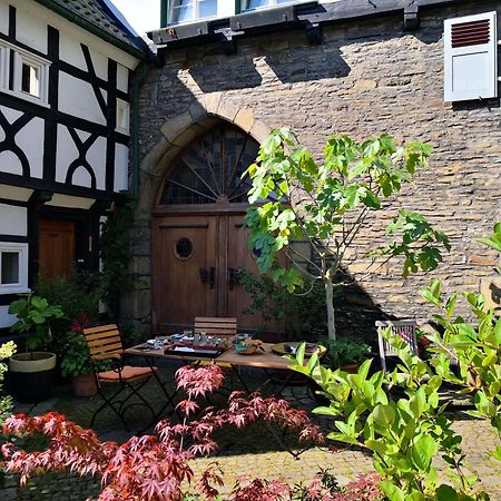 Hotel Fuenf Giebel Eck In Der Freiheit Am Ruhrtalradweg Wetter  Esterno foto