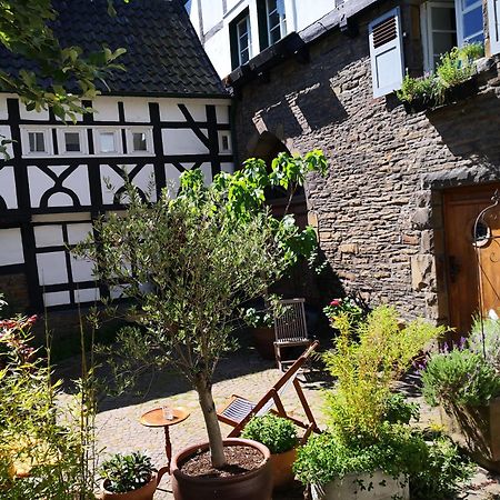 Hotel Fuenf Giebel Eck In Der Freiheit Am Ruhrtalradweg Wetter  Esterno foto
