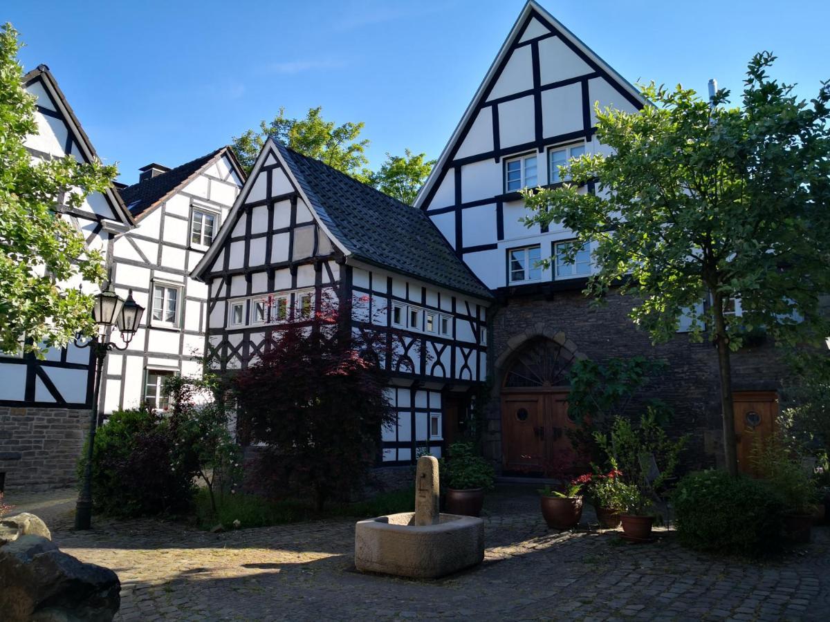 Hotel Fuenf Giebel Eck In Der Freiheit Am Ruhrtalradweg Wetter  Esterno foto