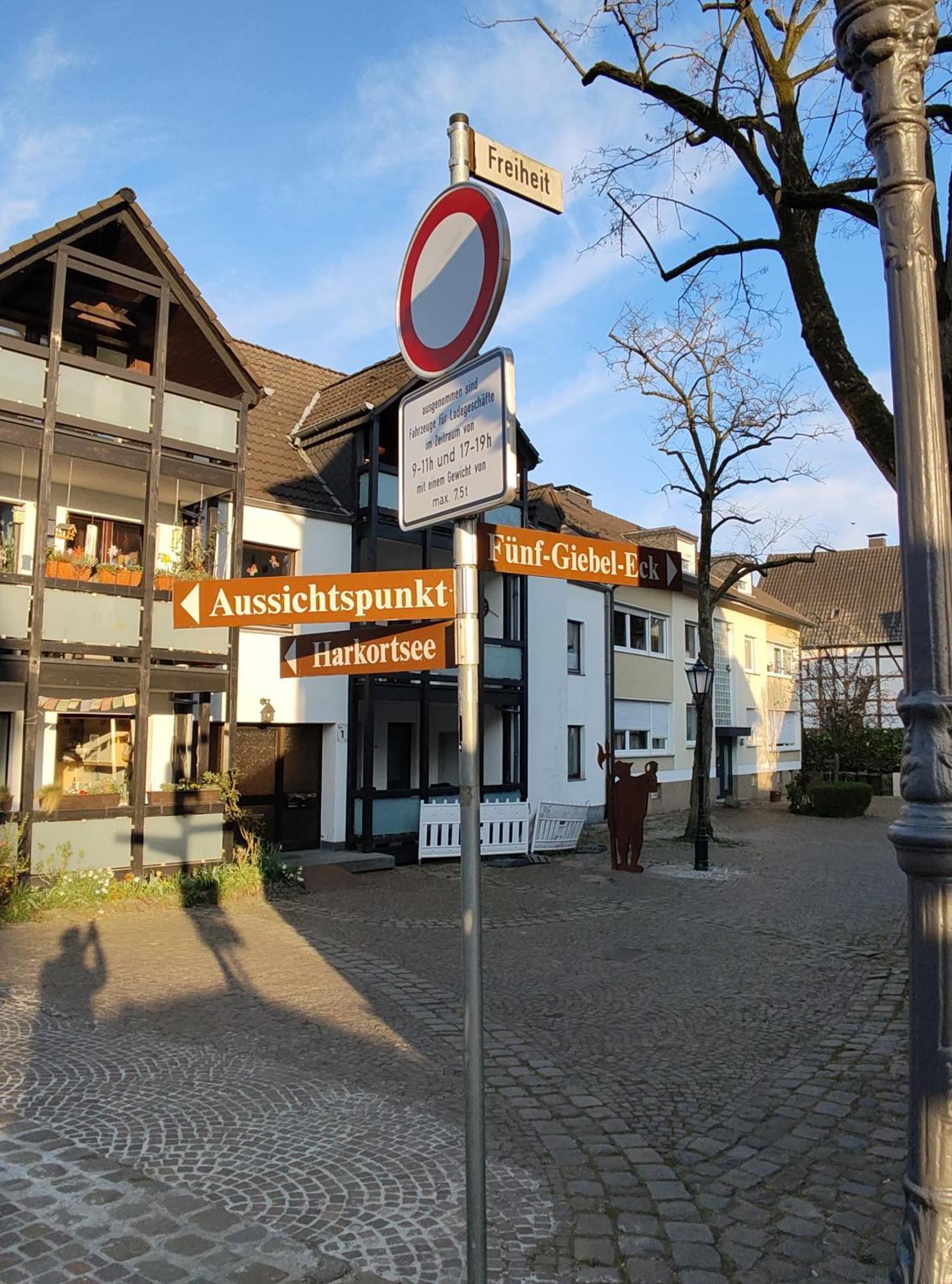 Hotel Fuenf Giebel Eck In Der Freiheit Am Ruhrtalradweg Wetter  Esterno foto