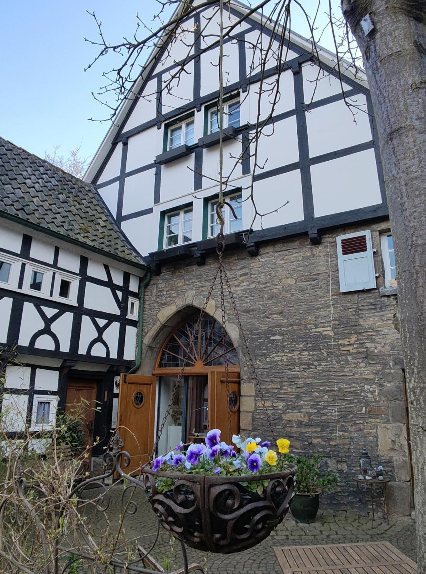 Hotel Fuenf Giebel Eck In Der Freiheit Am Ruhrtalradweg Wetter  Esterno foto