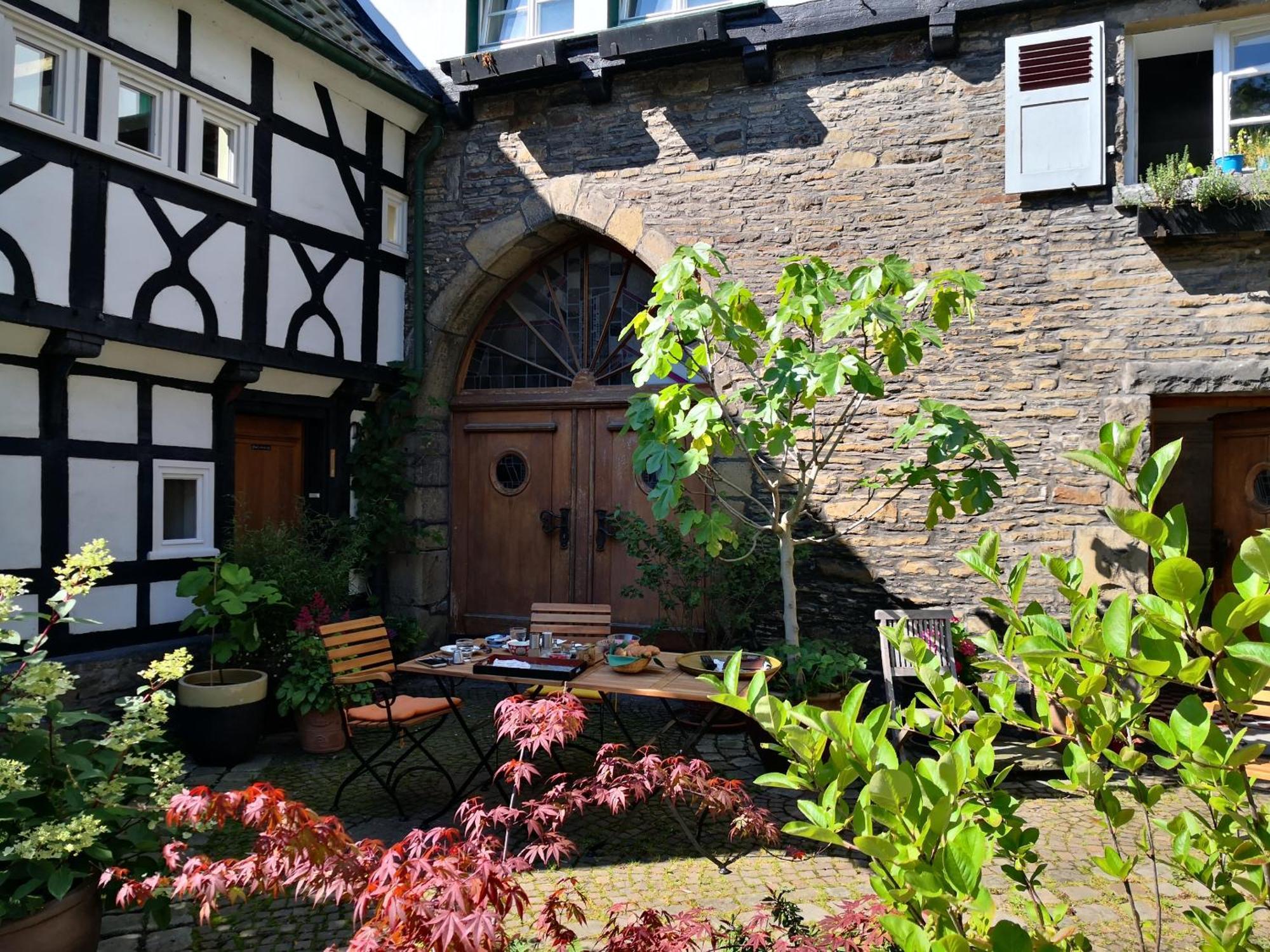 Hotel Fuenf Giebel Eck In Der Freiheit Am Ruhrtalradweg Wetter  Esterno foto